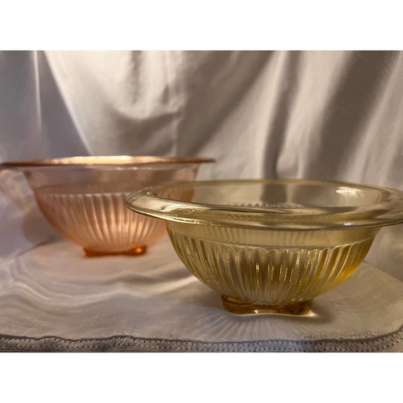 Vintage Glass Mixing Bowls 
Pink Large - Picture 8 of 8